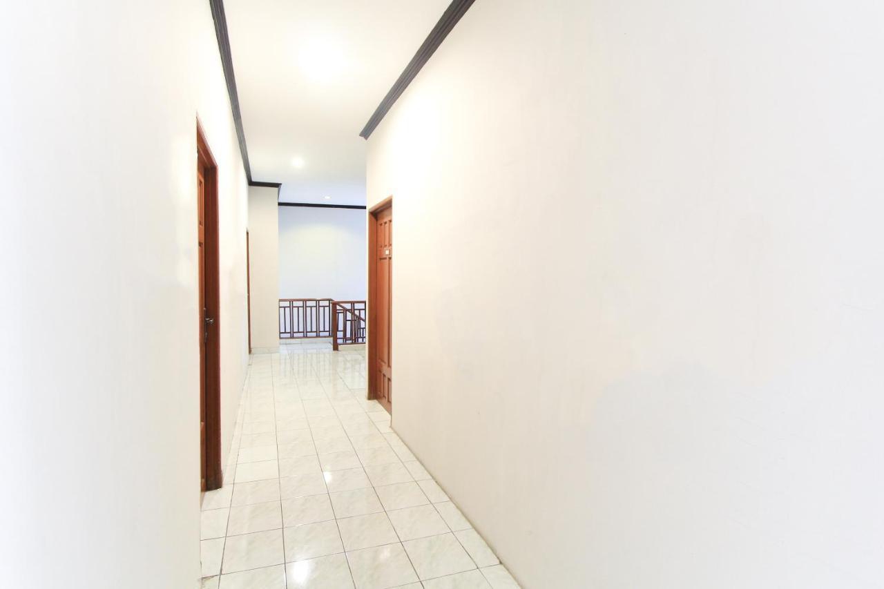Santo Guest House Tropodo Brebek Exterior photo
