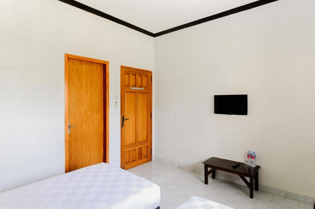 Santo Guest House Tropodo Brebek Exterior photo